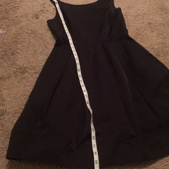 Beautiful classic ‘Hepburn’ style dress w/pockets! - Picture 6 of 8